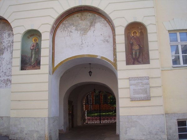 015-Вход в монастырь, 25 июня 2008 года